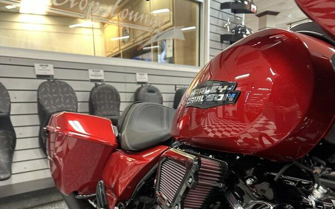 2025 Harley-Davidson® Street Glide® Brilliant Red - Black Finish