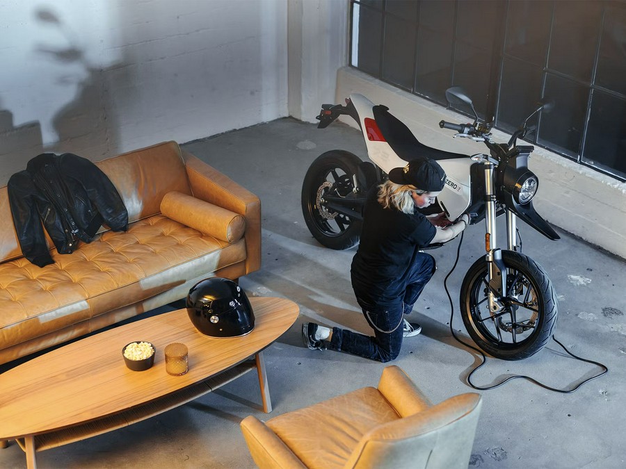 2025 Zero Motorcycles FXE