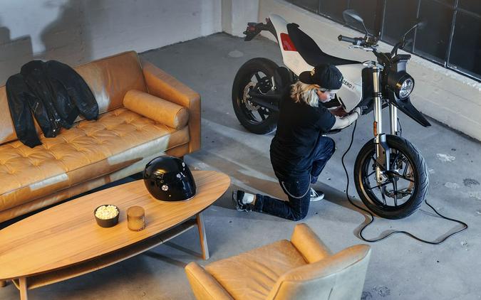 2025 Zero Motorcycles FXE
