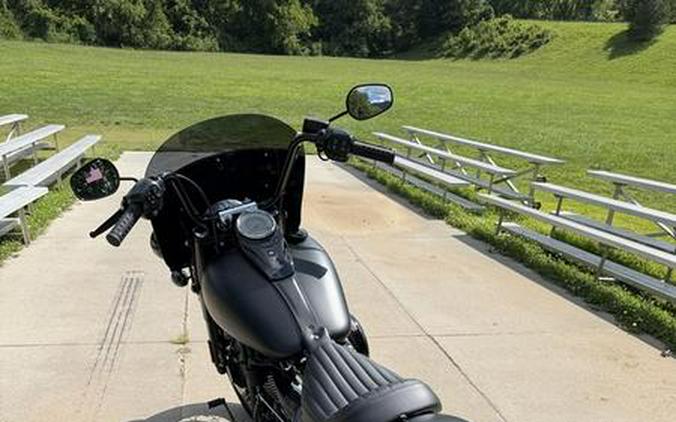 2026 Harley-Davidson® FLHD - Deadwood™