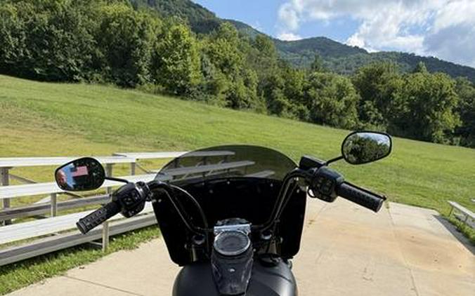 2026 Harley-Davidson® FLHD - Deadwood™
