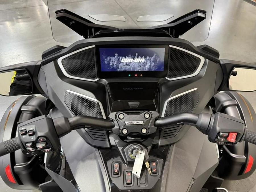 2025 Can-Am® Spyder RT Limited Platine Wheels