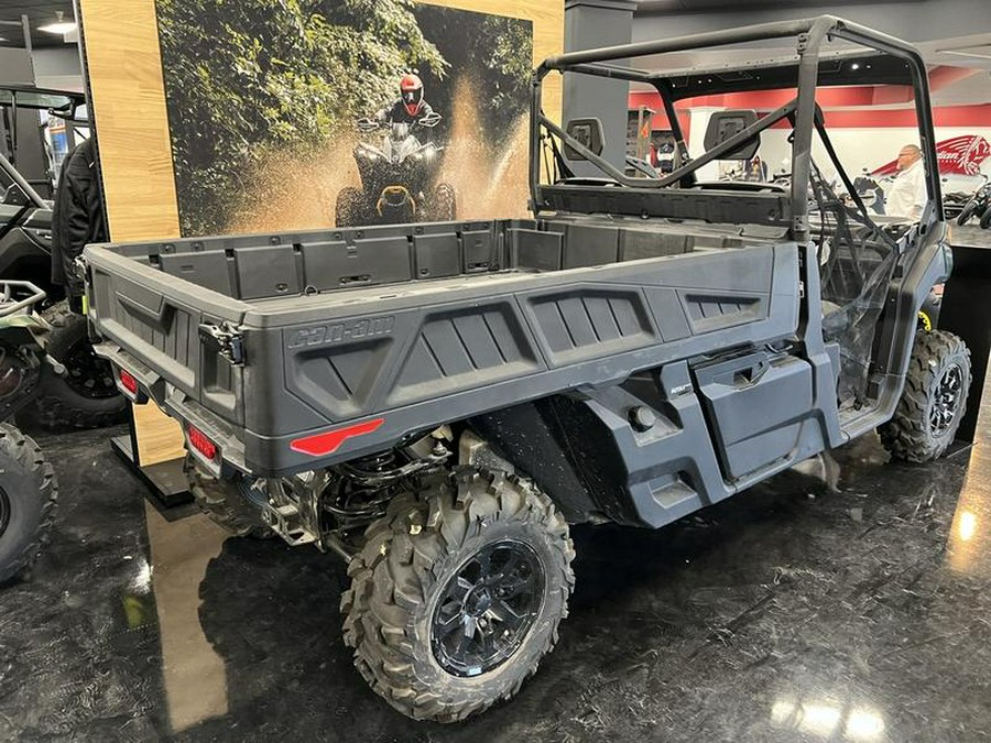 2023 Can-Am® Defender PRO DPS