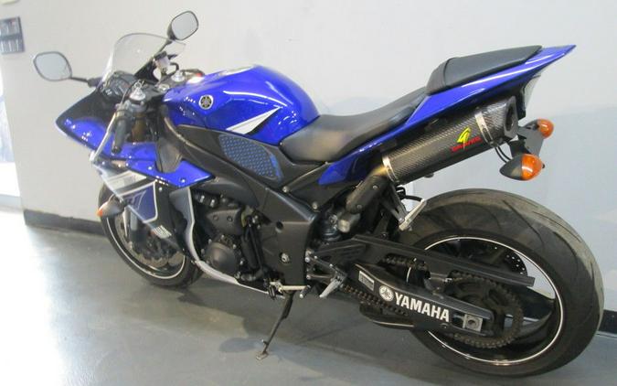 2013 Yamaha YZF-R1 Team Yamaha