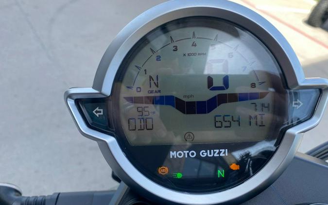 2024 Moto Guzzi V7 Stone