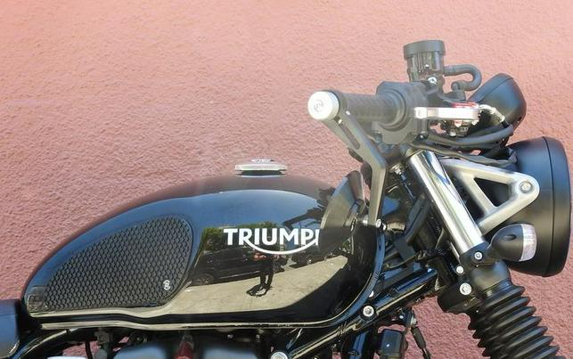 2022 Triumph Street Twin Jet Black