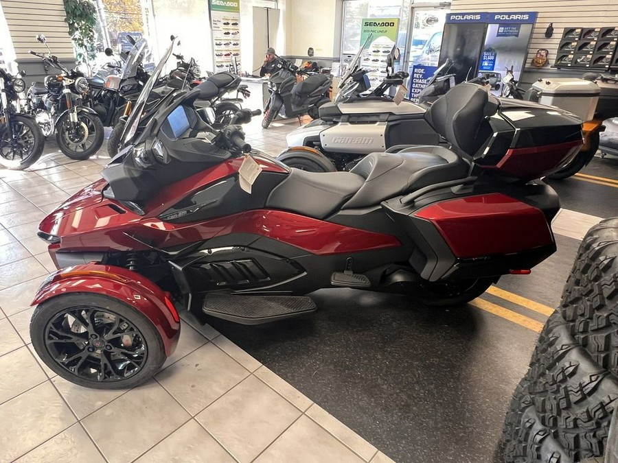 2024 Can-Am® Spyder RT Limited Dark Wheels