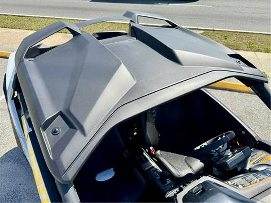 2024 Can-Am Maverick R