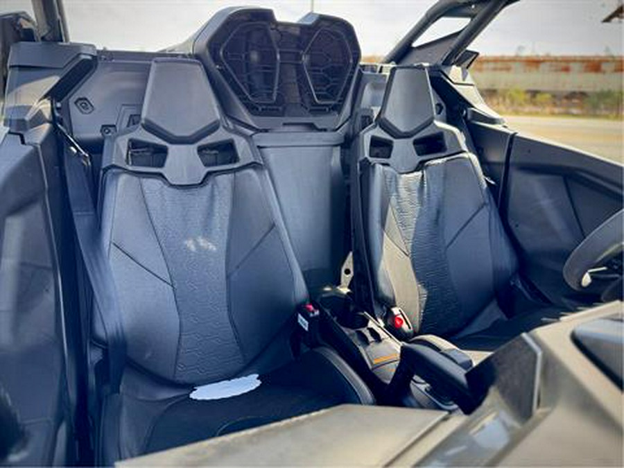 2024 Can-Am Maverick R