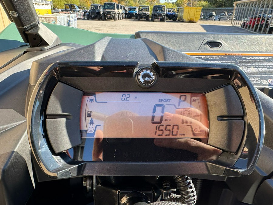 2026 Can-Am® Commander DPS 1000R