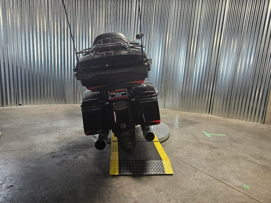 2017 Harley-Davidson CVO Limited Black Garnet & Electric Red Pearl with Carbon Dust including Cont