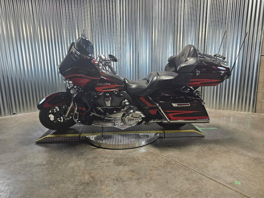 2017 Harley-Davidson CVO Limited Black Garnet & Electric Red Pearl with Carbon Dust including Cont