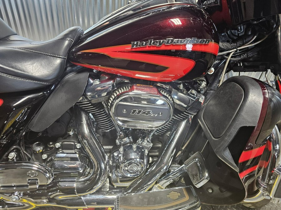 2017 Harley-Davidson CVO Limited Black Garnet & Electric Red Pearl with Carbon Dust including Cont