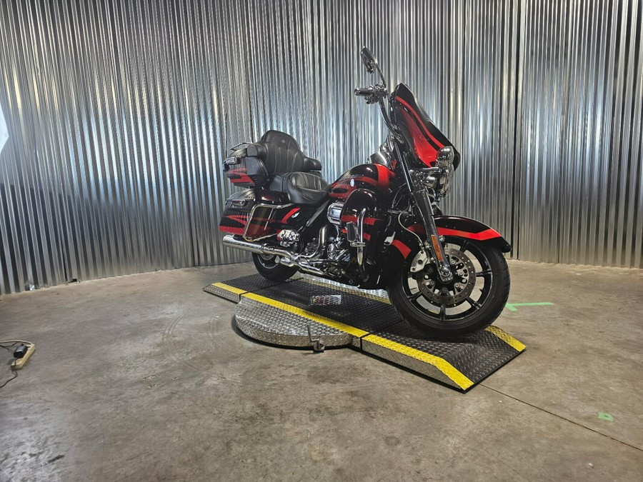 2017 Harley-Davidson CVO Limited Black Garnet & Electric Red Pearl with Carbon Dust including Cont