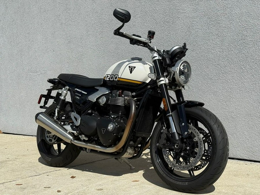 2025 Triumph Speed Twin 1200 Crystal WhiteSapphire Black