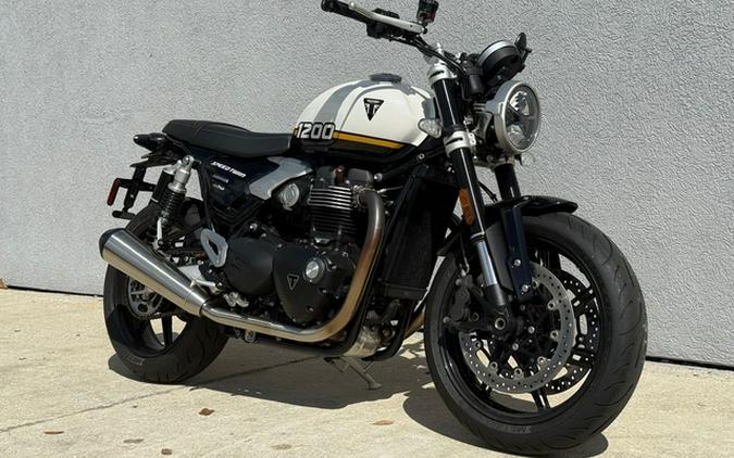 2025 Triumph Speed Twin 1200 Crystal WhiteSapphire Black