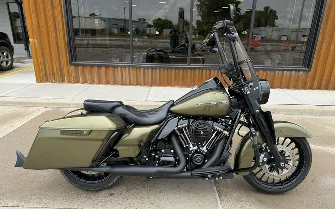 2018 Harley-Davidson® FLHRXS - Road King® Special
