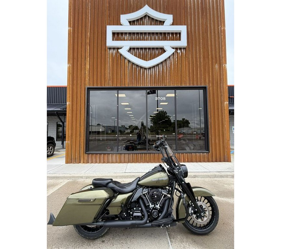 2018 Harley-Davidson® FLHRXS - Road King® Special