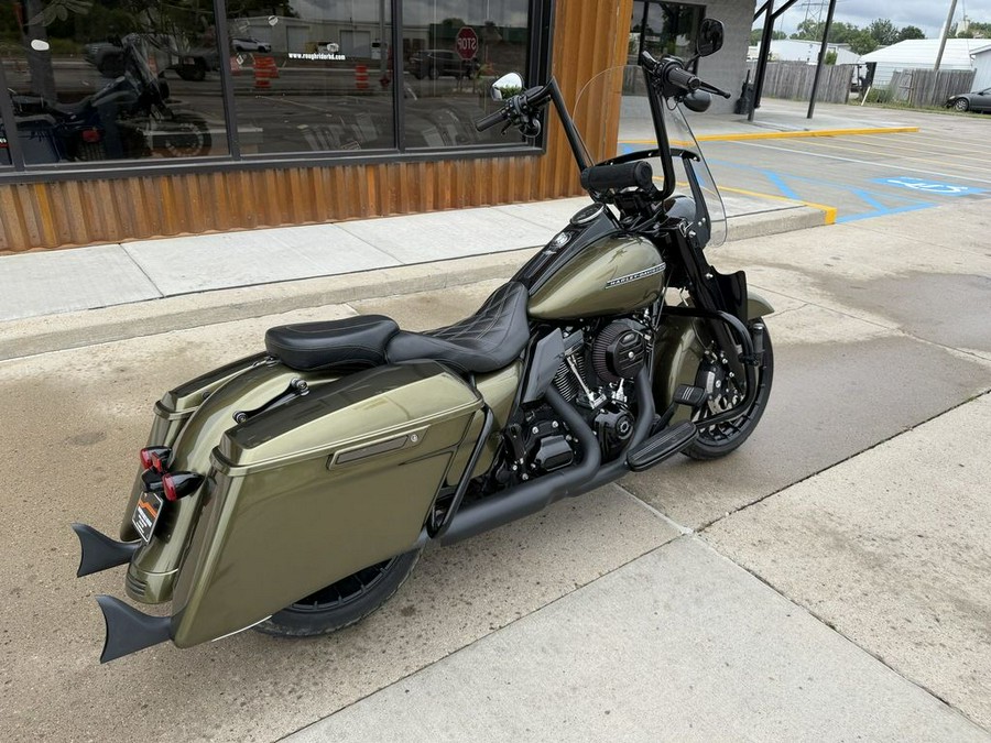 2018 Harley-Davidson® FLHRXS - Road King® Special