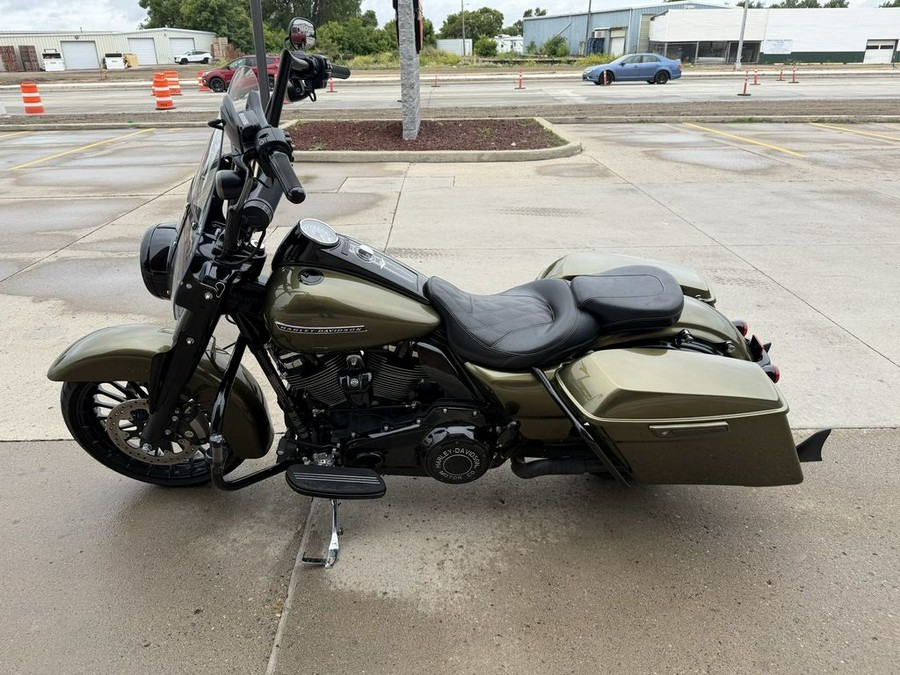 2018 Harley-Davidson® FLHRXS - Road King® Special