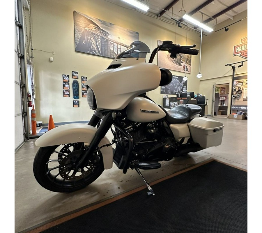 2018 Harley-Davidson Street Glide® Special