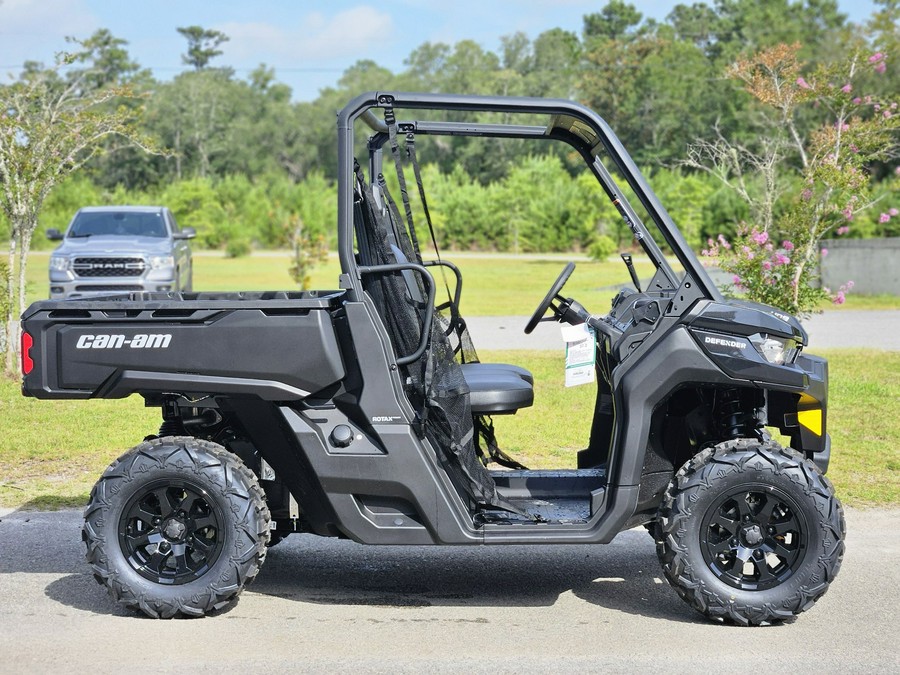 2026 Can-Am Defender DPS HD9