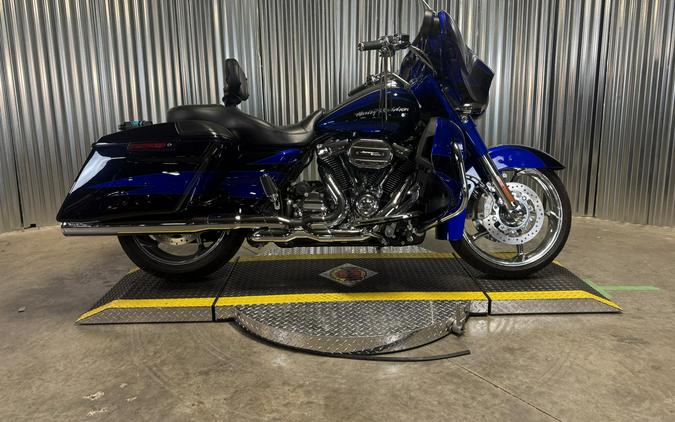 2017 Harley-Davidson CVO Street Glide CDY CBT/IND INK W/PINSTRIPE