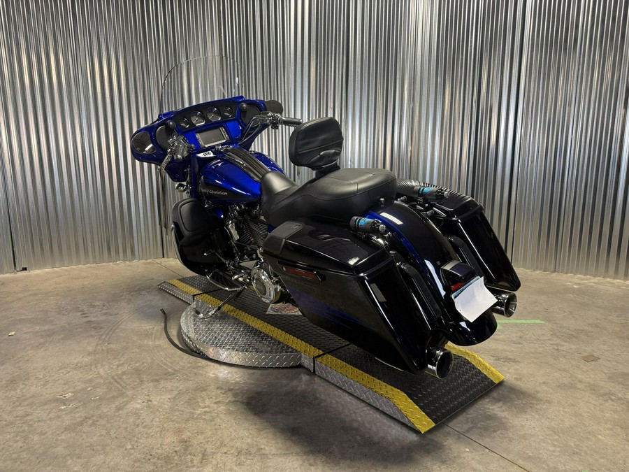 2017 Harley-Davidson CVO Street Glide CDY CBT/IND INK W/PINSTRIPE