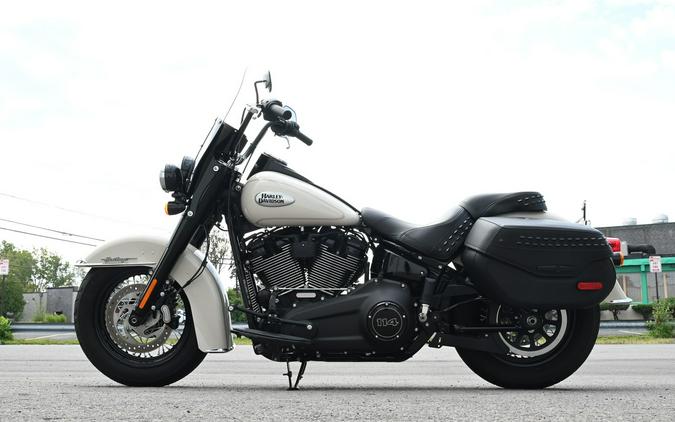 2022 Harley-Davidson® Heritage Classic 114