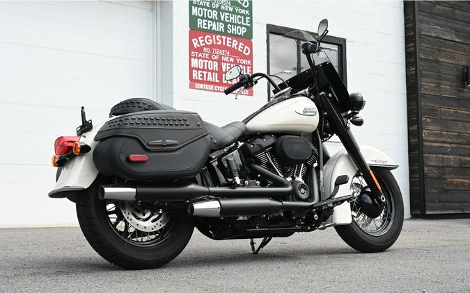 2022 Harley-Davidson® Heritage Classic 114