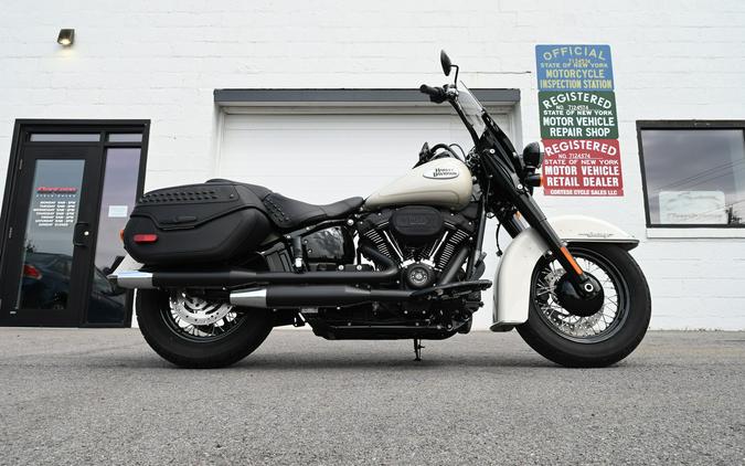 2022 Harley-Davidson® Heritage Classic 114