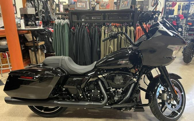 2024 Harley-Davidson Road Glide® Vivid Black