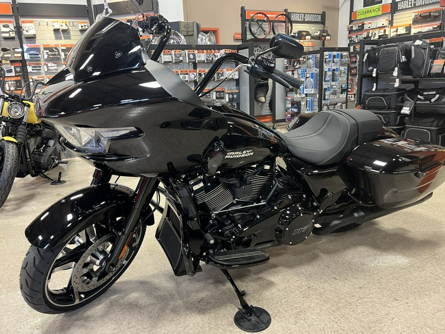 2024 Harley-Davidson Road Glide® Vivid Black