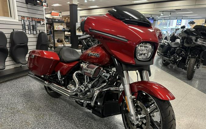 2025 Harley-Davidson® Street Glide® Brilliant Red