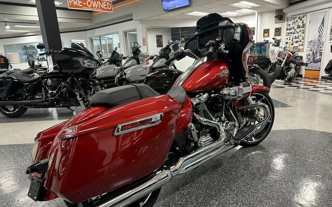 2025 Harley-Davidson® Street Glide® Brilliant Red