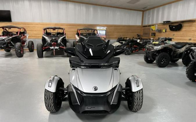 2024 Can-Am® Spyder RT Limited Dark Wheels