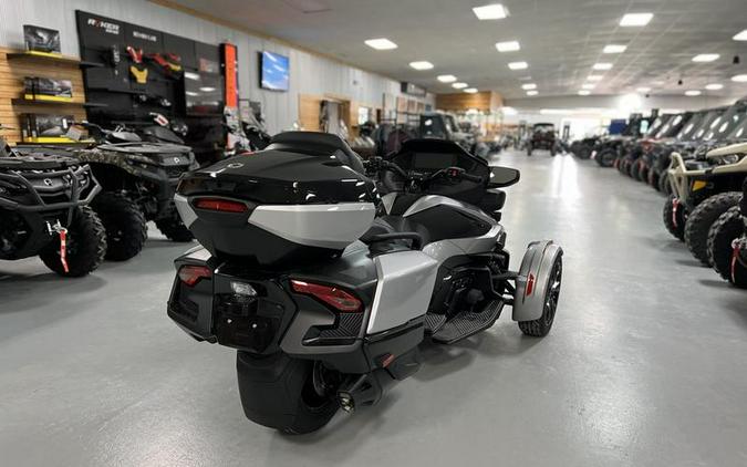 2024 Can-Am® Spyder RT Limited Dark Wheels