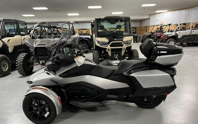 2024 Can-Am® Spyder RT Limited Dark Wheels