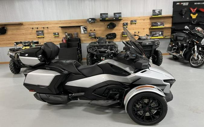 2024 Can-Am® Spyder RT Limited Dark Wheels