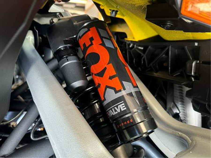 2024 Can-Am Maverick R X RS with Smart-Shox