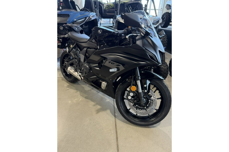 2025 Yamaha YZF-R7