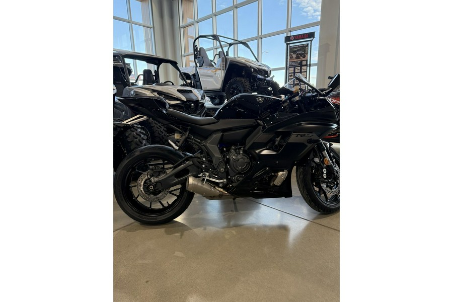 2025 Yamaha YZF-R7