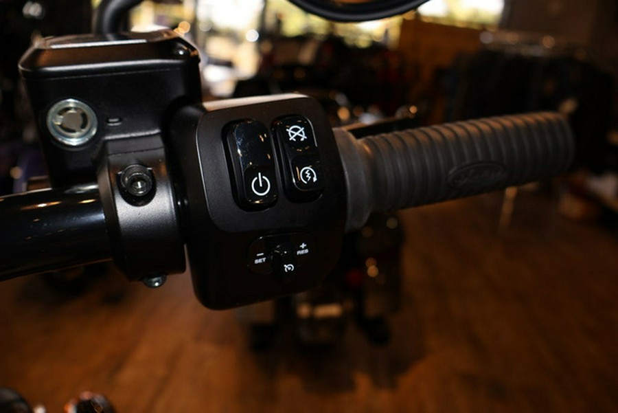 2026 Indian Springfield Dark Horse Ghost White Metallic Smo