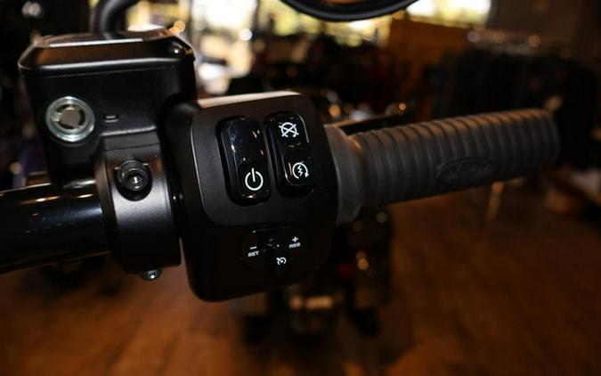 2026 Indian Springfield Dark Horse Ghost White Metallic Smo