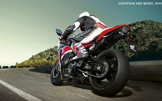 2015 Honda CBR®1000RR SP
