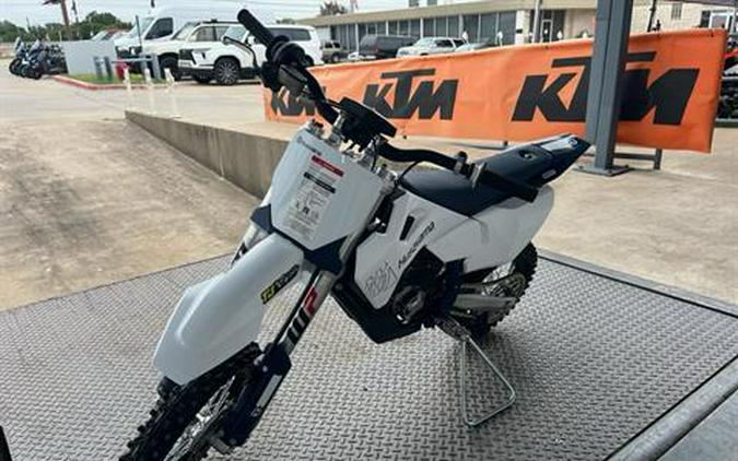 2027 Husqvarna EE-5