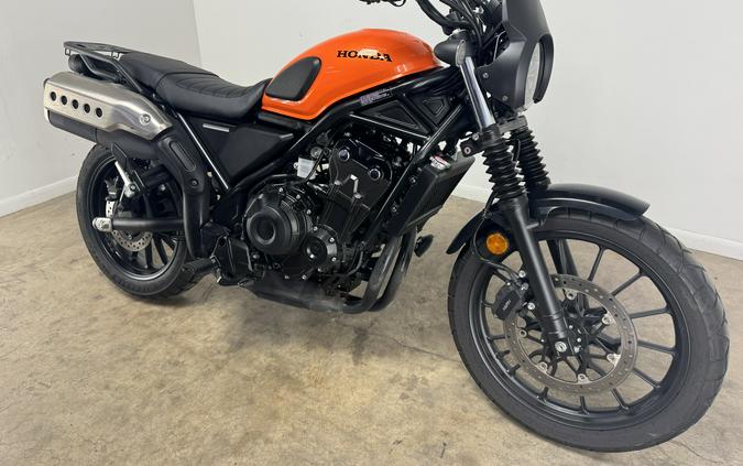 2023 Honda SCL500 Candy Orange - 001675
