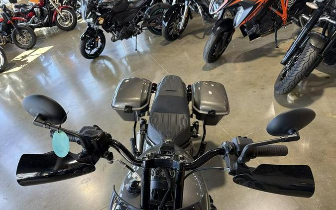 2025 Indian Motorcycle® Sport Chief RT Heavy Metal