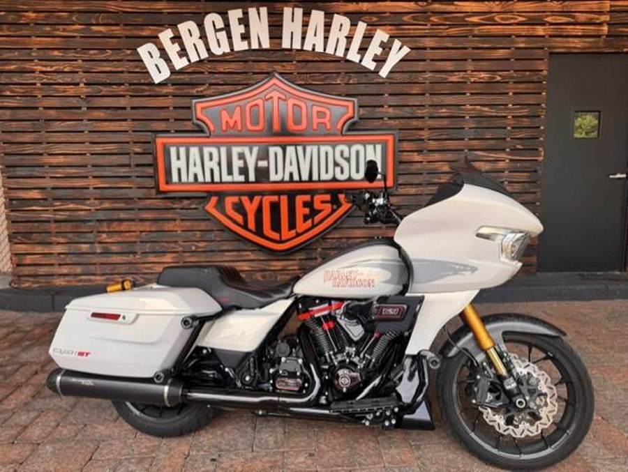 2024 Harley-Davidson® CVO™ Road Glide® ST FLTRXSTSE