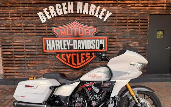 2024 Harley-Davidson® CVO™ Road Glide® ST FLTRXSTSE